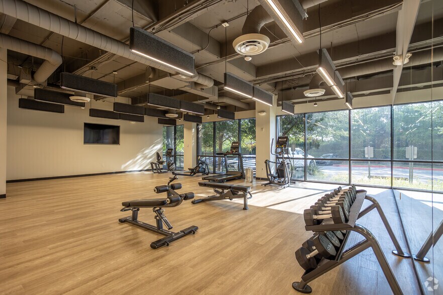 More Photos Of 1600 N Collins Blvd, Richardson Office For Lease