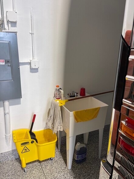 More Photos Of 16291 Innovation Lane, Fort Myers Self Storage For Sale