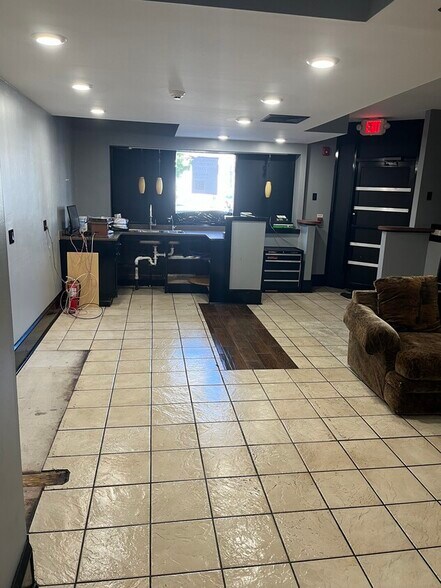 More Photos Of 2650-2652 E Somerset St, Philadelphia Restaurant For Lease