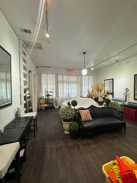 More Photos Of 473 Hawthorne St, Macon-Bibb Warehouse For Lease