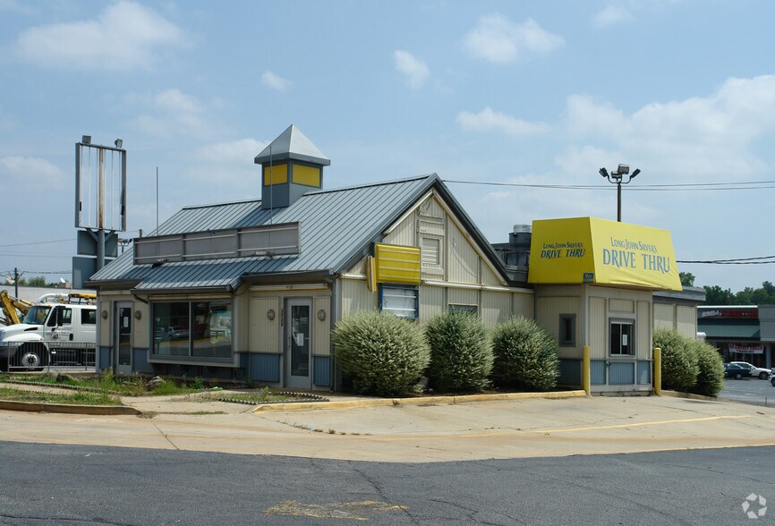 More Photos Of 3435-3553 Memorial Dr, Decatur Unknown For Lease