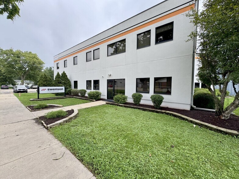 More Photos Of 127 N Walnut St, Lindenwood Industrial For Sale