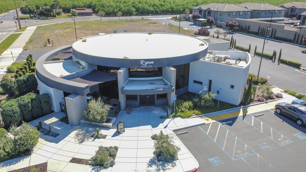 More Photos Of 200 W River Rd, Ripon General Retail For Lease