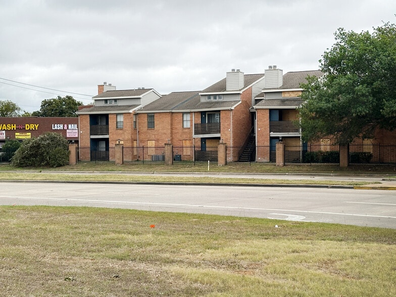More Photos Of 1601 Eastchase Pky, Fort Worth Apartments For Sale