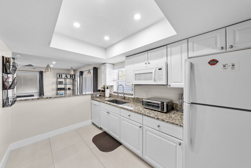 More Photos Of 439 Causeway Blvd, Dunedin Office For Sale