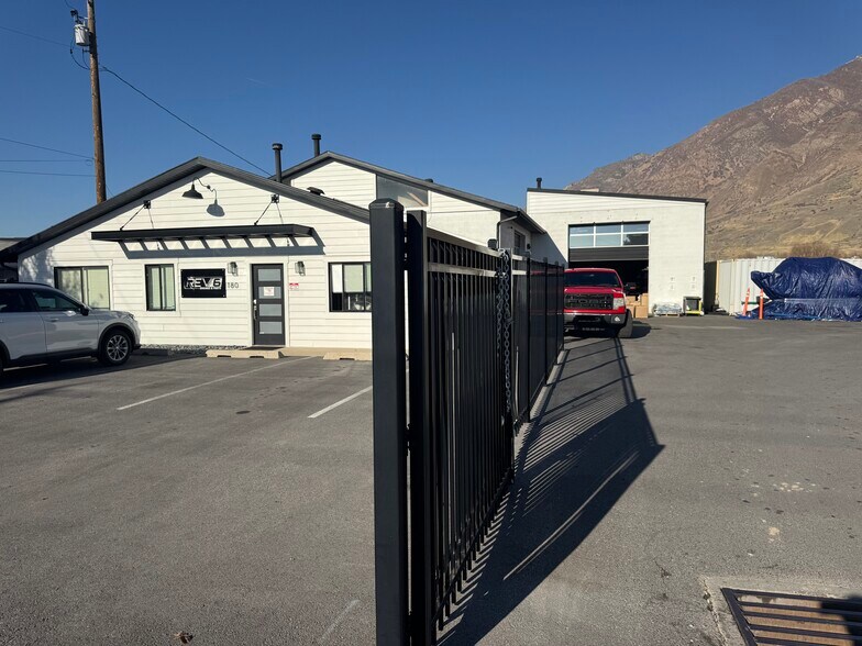 More Photos Of 180 W 900 N, Springville Warehouse For Lease