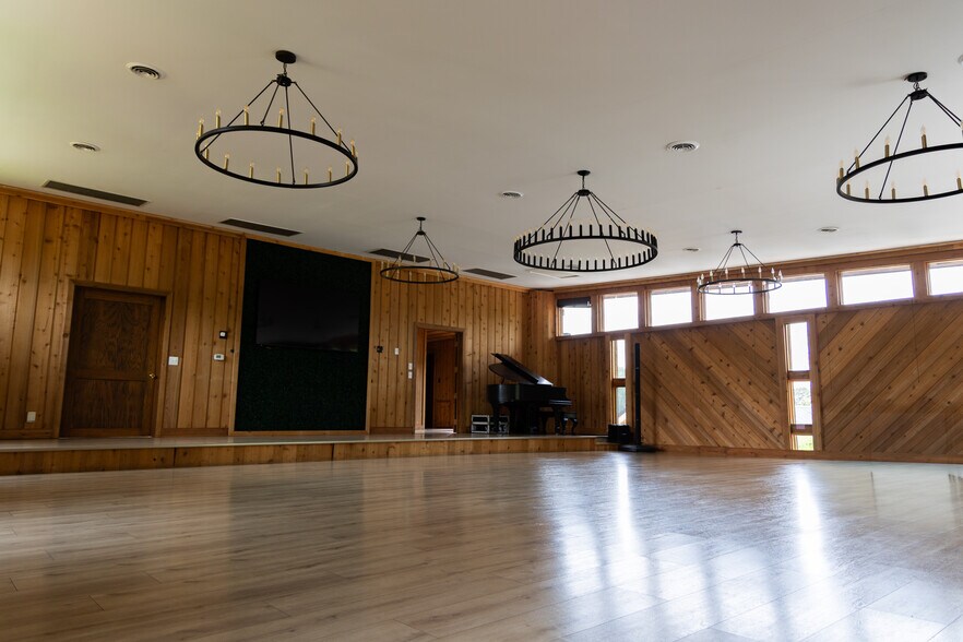 More Photos Of 552 Old Mill Rd, Campobello Lodge Meeting Hall For Sale