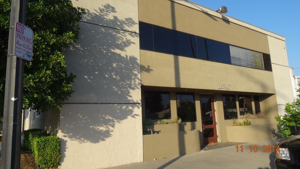 Primary Photo Of 18747 Sherman Way, Reseda Office For Lease