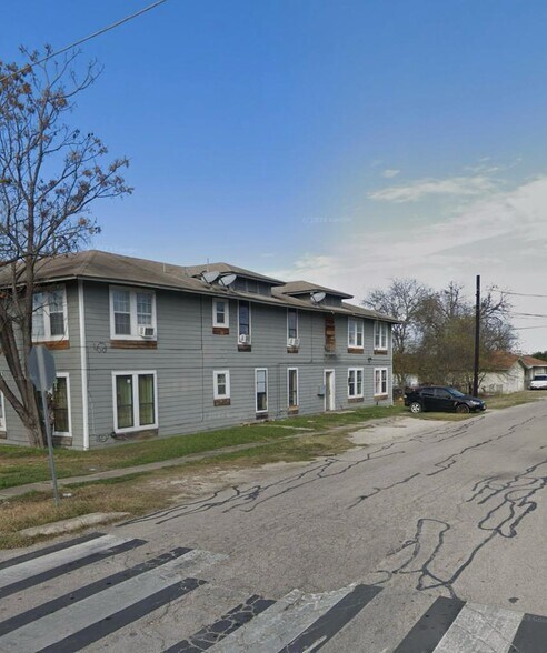 More Photos Of 541 Hammond Ave, San Antonio Apartments For Sale