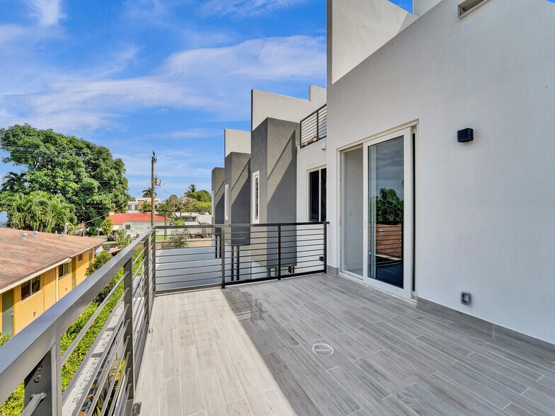 More Photos Of 1220-1226 NE 15th Ave, Fort Lauderdale Apartments For Sale