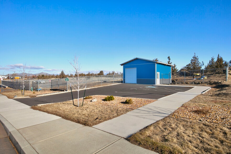 Primary Photo Of 932 4th ct, Redmond Warehouse For Sale
