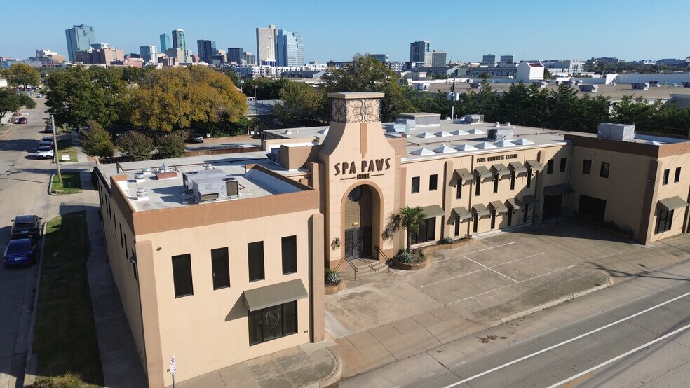 More Photos Of 251 Carroll St, Fort Worth Freestanding For Lease