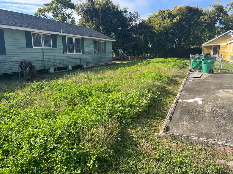 More Photos Of 921 Westbank expy, Gretna Land For Sale