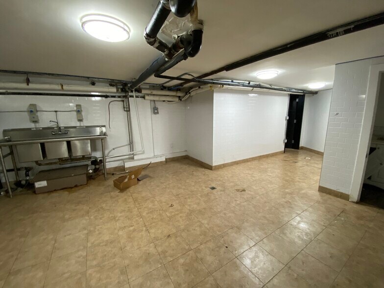 More Photos Of 886-894 1st Ave, New York Apartments For Lease