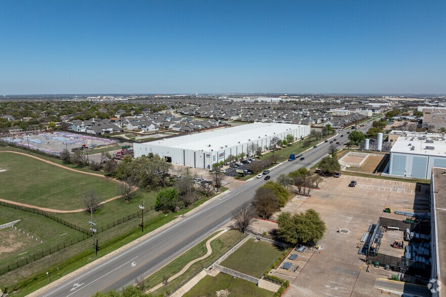 More Photos Of 15508 Bratton Ln, Austin Warehouse For Lease