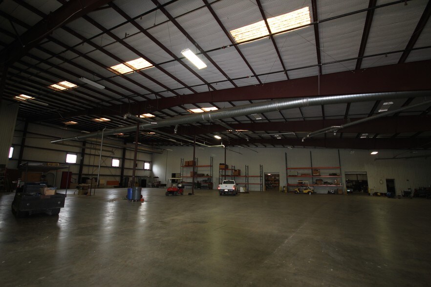 More Photos Of 2938 Brown Rd, Marshall Warehouse For Lease