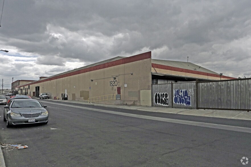 More Photos Of 4851 S Alameda St, Los Angeles Warehouse For Lease