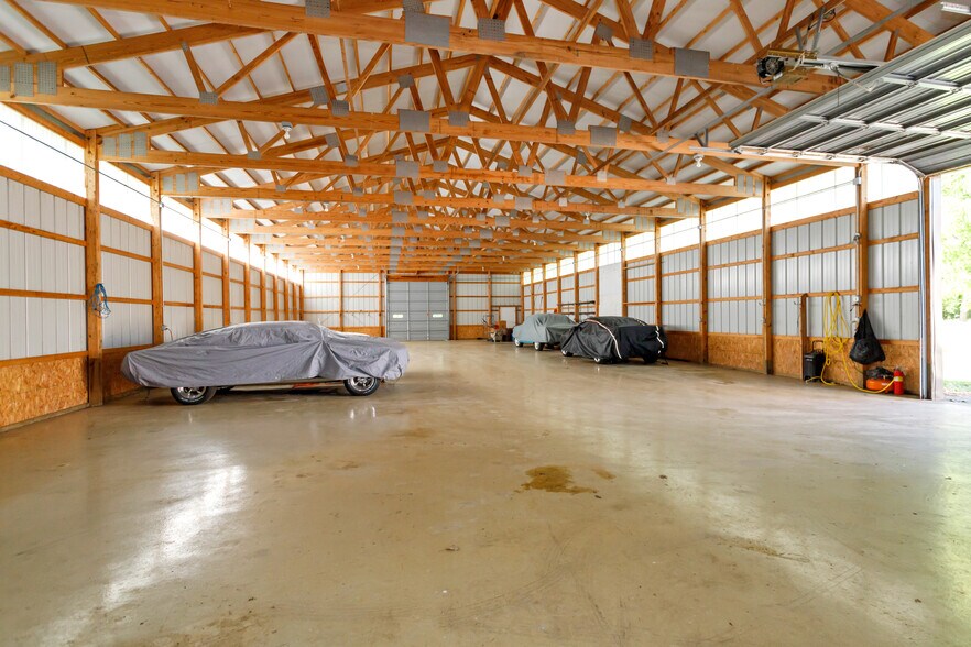 More Photos Of 41W597 US Highway 20, Hampshire Flex For Sale