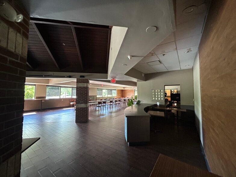 More Photos Of 14B Royal Rd, Flemington Hotel For Lease