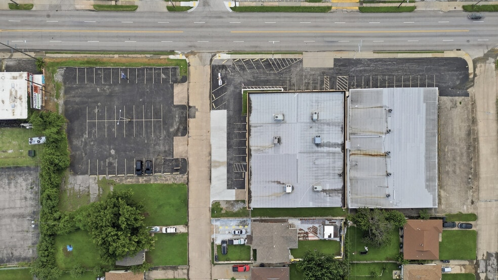 More Photos Of 851 S Sheridan Rd, Tulsa Freestanding For Sale