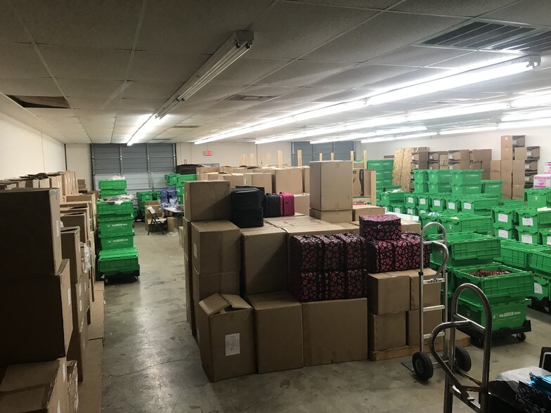 More Photos Of 12903-12907 Agency Dr, San Antonio Warehouse For Lease