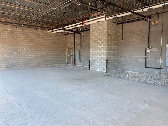 More Photos Of 8400 Skokie Blvd, Skokie Freestanding For Lease