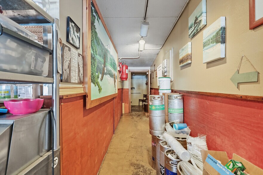 More Photos Of 216 W Steuben St, Cook General Retail For Sale