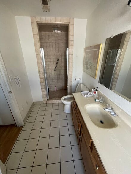 More Photos Of 612 B St, Marysville Bar For Sale