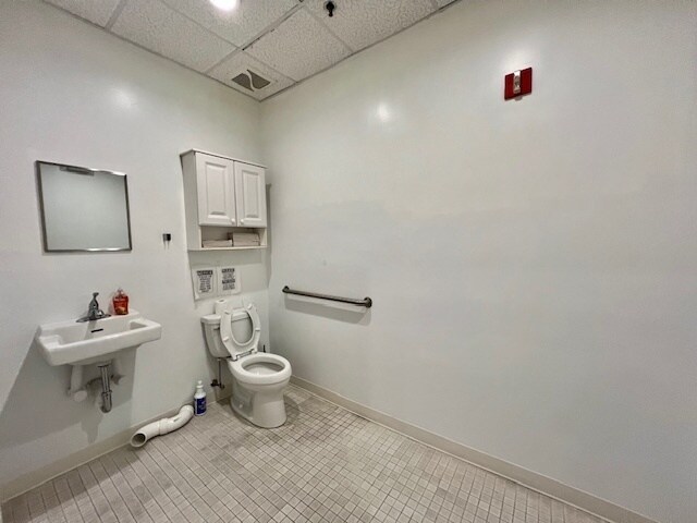 More Photos Of 102 Fairview Park Dr, Elmsford Warehouse For Lease