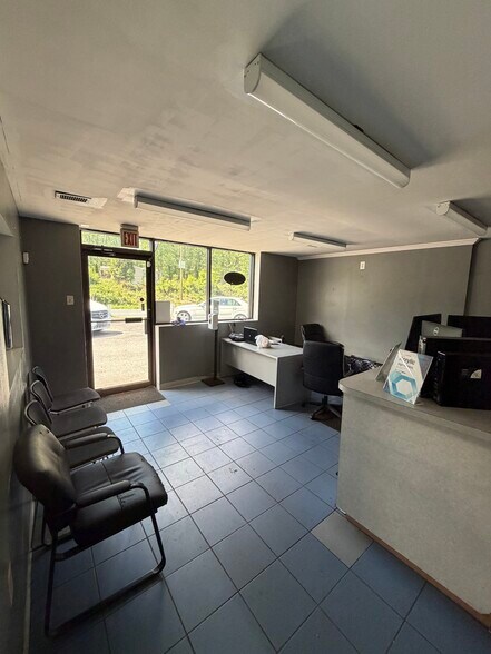 More Photos Of 6501 Crain Hwy, Bowie Auto Dealership For Lease