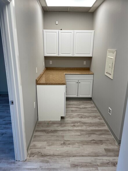 More Photos Of 189 Main Rd, Riverhead Medical For Lease