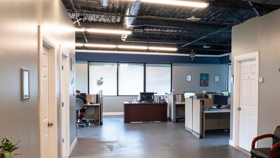 More Photos Of 495 Aero Dr, Cheektowaga Light Distribution For Lease