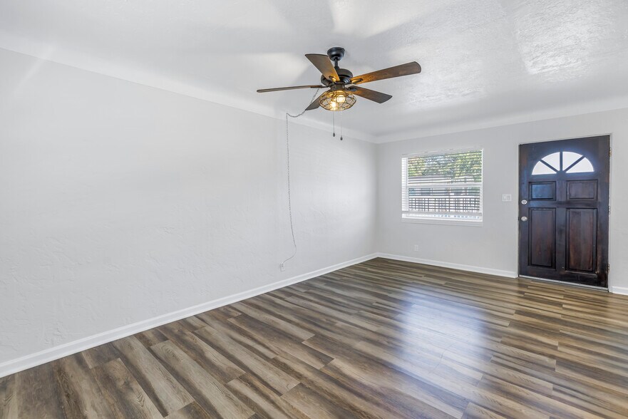 More Photos Of 779 9th Ave N, Saint Petersburg Apartments For Sale