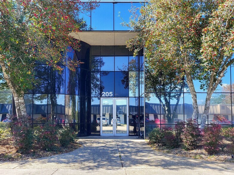 More Photos Of 205 Holiday Blvd, Covington Coworking Space