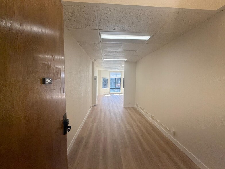 More Photos Of 2578 Noriega St, San Francisco Storefront Retail Office For Lease