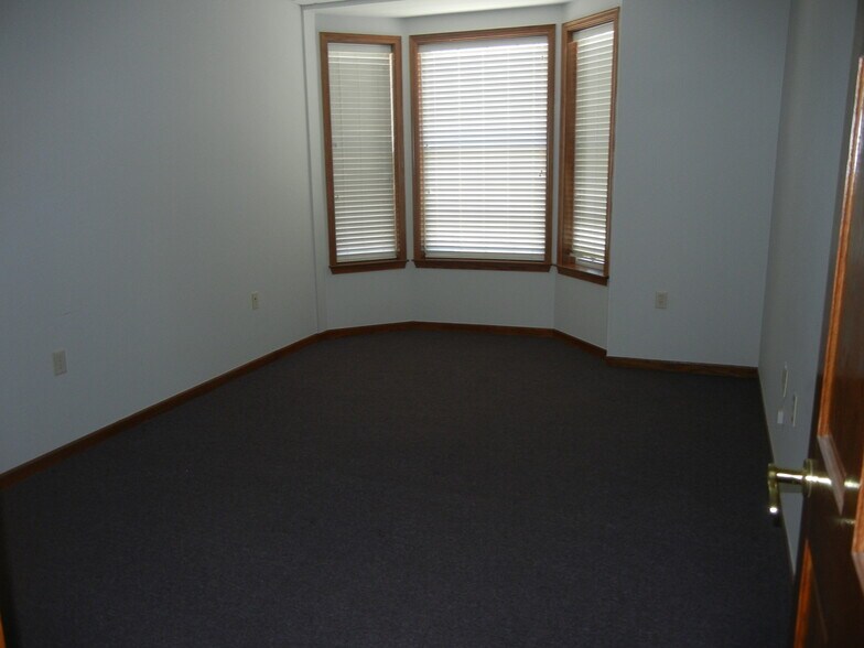 More Photos Of 2104 E Eleven Mile Rd, Warren Office For Lease