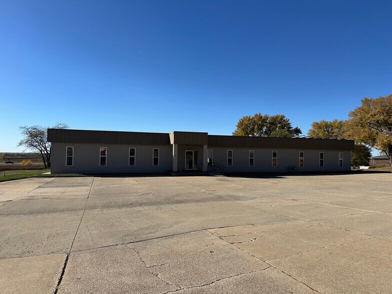 Primary Photo Of 1105 State St, Mound City Office For Sale