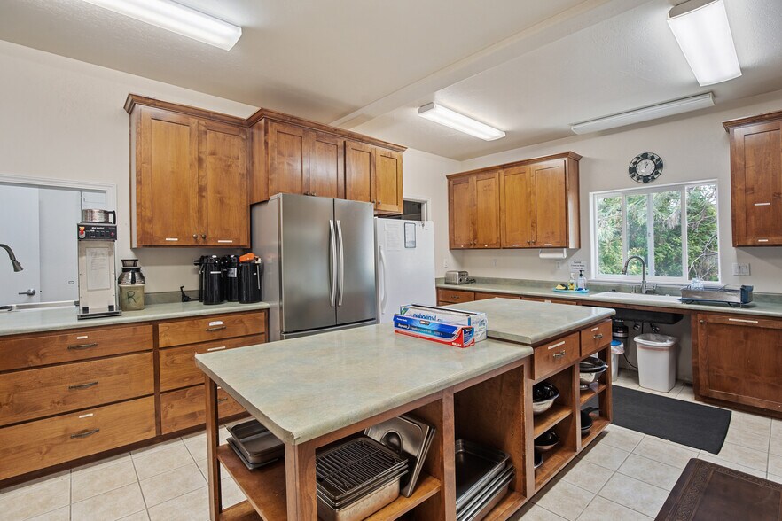More Photos Of 459 Galice Rd, Merlin Religious Facility For Sale