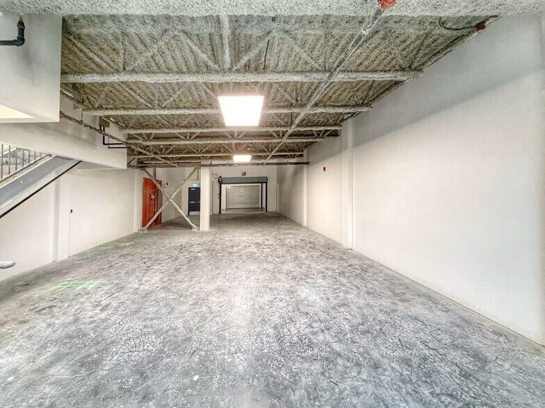 More Photos Of 4888 Vanguard Rd, Richmond Warehouse For Sale