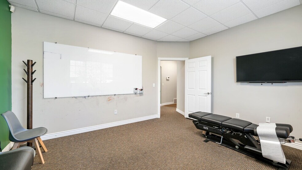 More Photos Of 891 W Baxter Dr, South Jordan Office For Sale