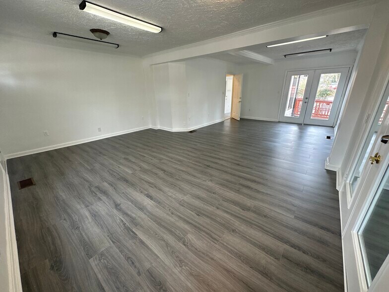 More Photos Of 4118 Clairmont Rd, Chamblee Medical For Sale