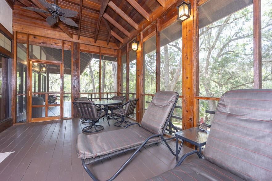 More Photos Of 1606 3rd Ave SE, Steinhatchee Lodge Meeting Hall For Sale