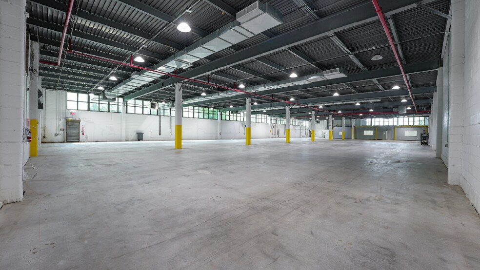 Primary Photo Of 1845 Steinway St, Astoria Warehouse For Lease