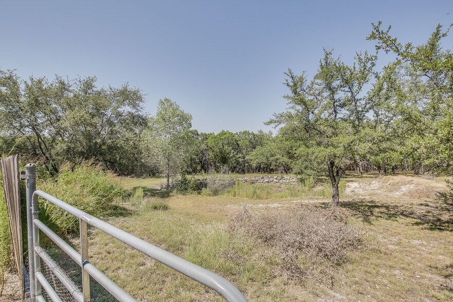 More Photos Of 3500 Lohmans Ford Rd, Lago Vista Warehouse For Sale
