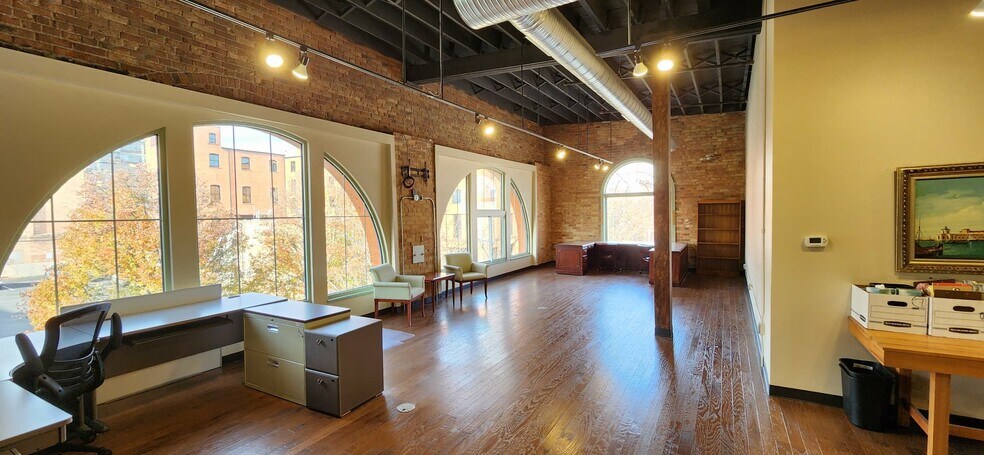 More Photos Of 25 S Huron St, Toledo Office For Lease