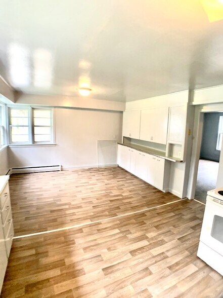 More Photos Of 862 Iron Ridge Rd, Spring Grove Apartments For Sale