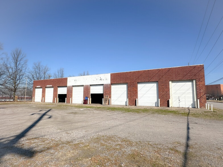 Primary Photo Of 200 S 7th St, Fort Smith Warehouse For Sale