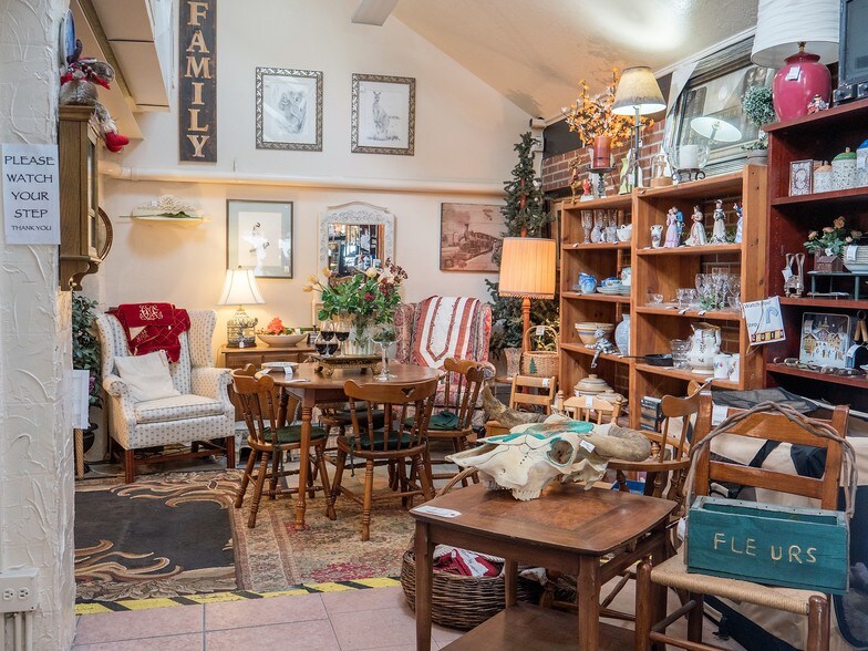 More Photos Of 807 Wilcox St, Castle Rock Storefront For Sale