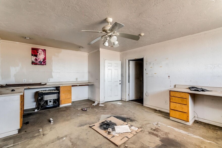 More Photos Of 2217 Old Dennis Rd, Weatherford Service For Sale