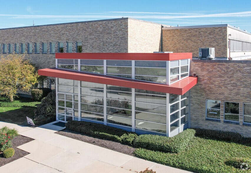 More Photos Of 2855 N Franklin Rd, Indianapolis Research And Development For Lease